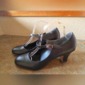 Capezio Manhattan Character Ballroom Shoe Womens Size 10.5